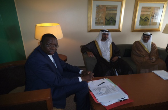 Mankeur Ndiaye, ministre sénégalais des affaires étrangères et son homologue des Emirats arabes unis.