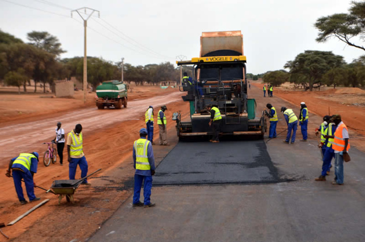 Sénégal-infrastructures : aménagement et bitumage des routes Démette-Cas Cas et Louga-Ouarack.