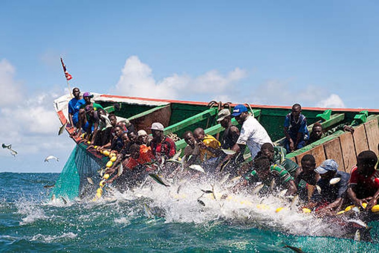 Greenpeace apporte son soutien aux pêcheurs artisanaux victimes de l’accord entre le Sénégal et l’Ue