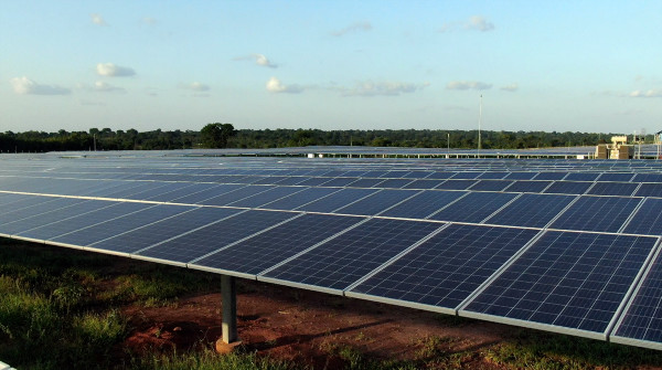 Le Togo inaugure une centrale solaire de 50 MW financée dans le cadre de la facilité IRENA-ADFD