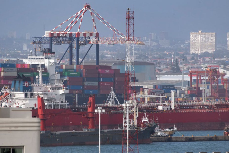 Les entreprises d'État, telles que Transnet, qui gère les ports d'Afrique du Sud, pèsent lourdement sur l'économie. Getty Images