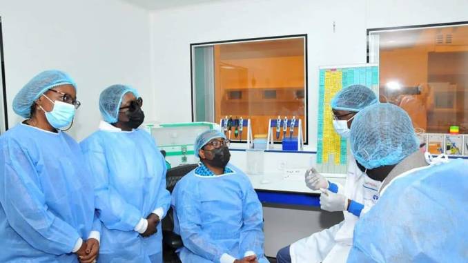 à l'institut pasteur de dakar, adesina annonce un financement de 3 milliards de dollars pour renforcer l’industrie pharmaceutique africaine