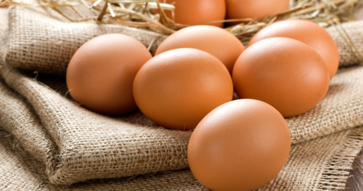Saviez-vous que les œufs figuraient parmi les principaux aliments qui provoquent des allergies? Le Codex Alimentarius a établi une liste d’aliments ou d’ingrédients qui doivent obligatoirement figurer sur les emballages. ©FAO/Cristiano Minichiello