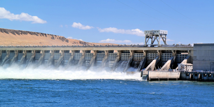 l'egypte et le soudan s'opposent au grand barrage éthiopien qui a commencé à produire de l'hydroélectricité