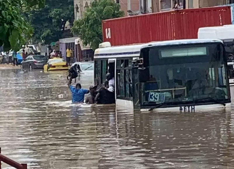 sénégal : appui financier de la banque mondiale pour réduire et anticiper sur les risques d'inondation dans les zones périurbaines de Dakar