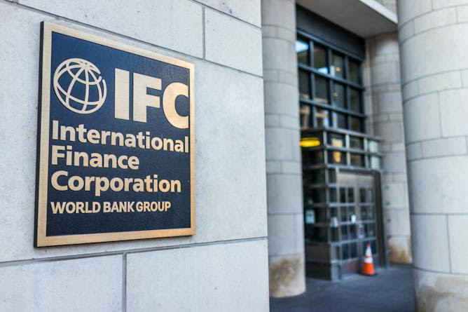 La Société financière internationale (IFC) est la branche du secteur privé du Groupe de la Banque mondiale.