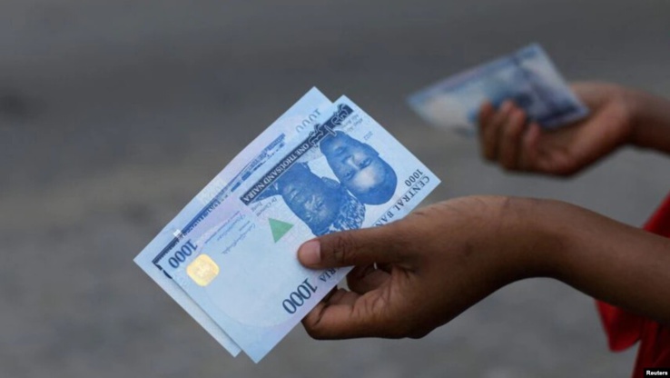 nigeria : nouvelle dévaluation du naira, à la valeur divisée par 2 270 depuis sa création