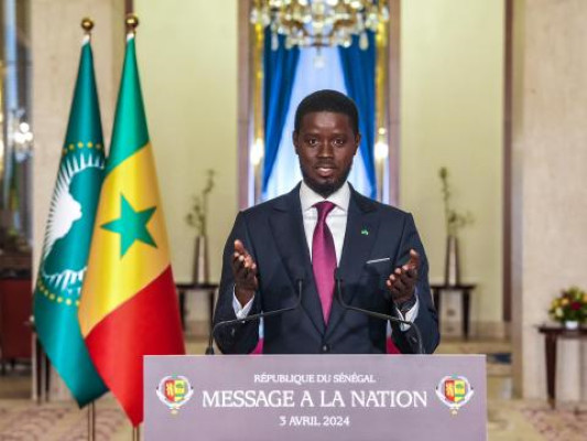 Le Président Bassirou Diomaye Diakhar Faye s'adressant au peuple à l'occasion de la célébration du 64e anniversaire de l'indépendance du Sénégal.
