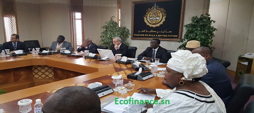 Amadou Bâ à droite en compagnie de ses collègues lors d'une séance de travail à la Bid.