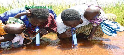 Désormais, il y aura en Afrique plus d'eau potable grâce à lifestraw.