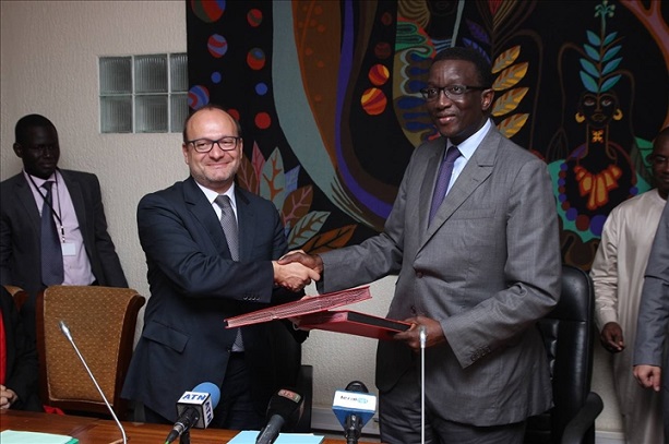 Archive de la signature de convention entre le Sénégal et l'Afd.