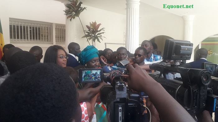 Aminata Touré face à la presse après l'ouverture de la première session extraordinaire 2019 du Cese.