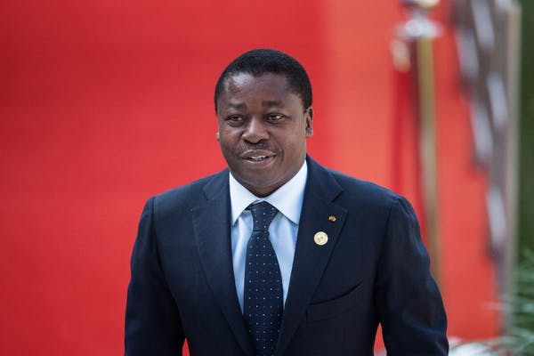 Le président du Togo Faure Gnassingbé a lancé en avril le programme de transferts monétaires et de revenu universel de solidarité Novissi pour faire face à la pandémie du coronavirus. Michele Spatari/AFP