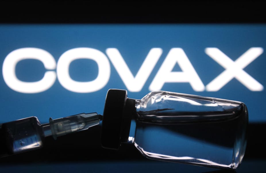 COVAX vise à accélérer le développement et la fabrication de vaccins COVID-19 et à garantir l'accès à tous les pays. Illustration photo par STR / NurPhoto via Getty Images