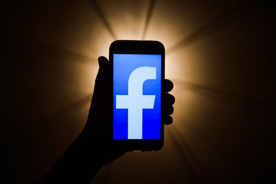 Facebook : publication du  rapport mensuel sur les comportements inauthentiques coordonnés
