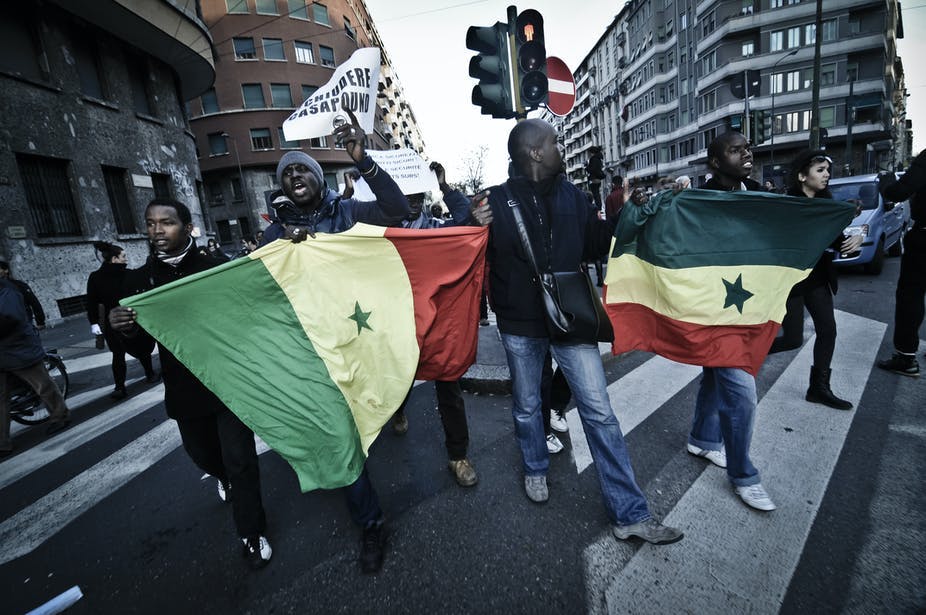 Des migrants sénégalais protestent contre le racisme et la violence à Milan. Eugenio Marongiu/Shutterstock