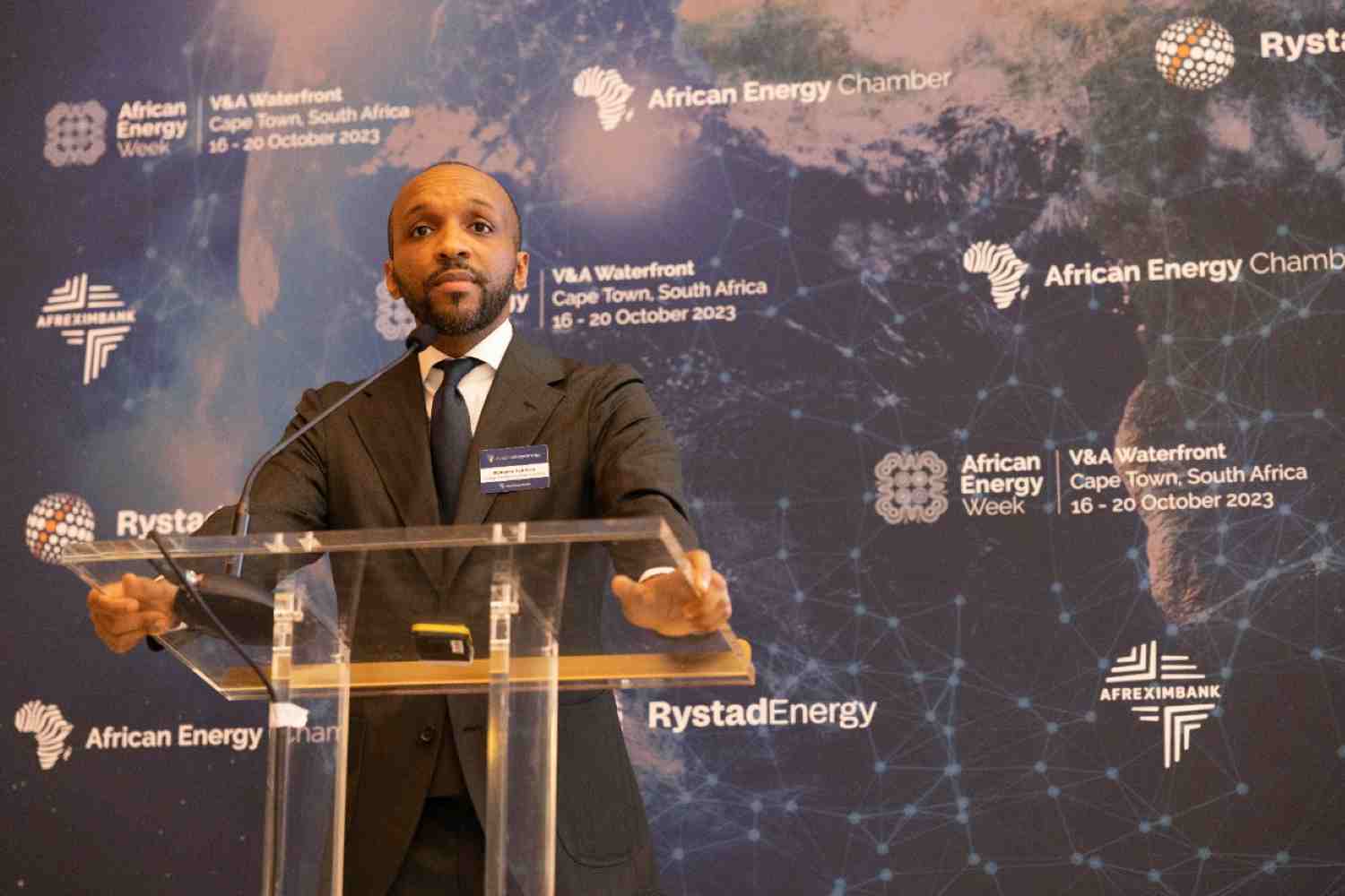 Mamadou Fall Kane, secrétaire permanent adjoint de COS Petrogaz, s'exprimant lors de la  réception Invest in African Energy  à Londres le 26 janvier - organisée par la  Chambre africaine de l'énergie.
