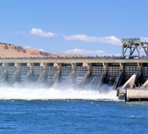 l'egypte et le soudan s'opposent au grand barrage éthiopien qui a commencé à produire de l'hydroélectricité